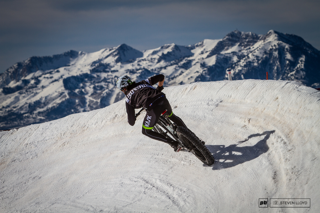 Downhill snow biking online