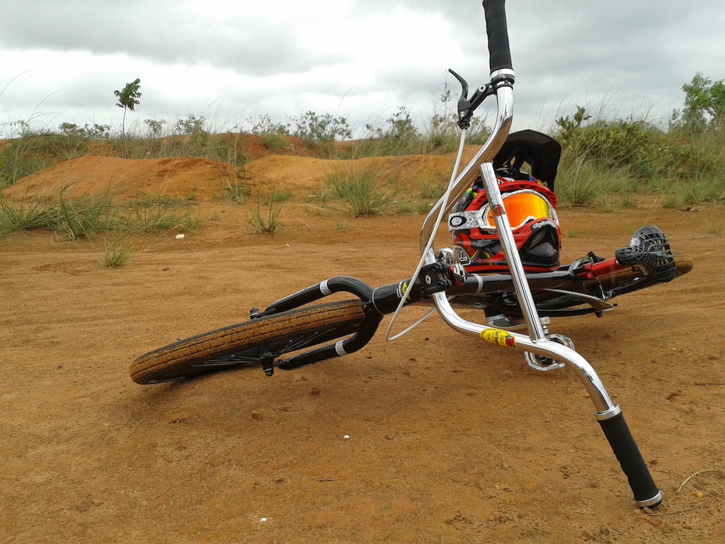 Train on the old track bmx race Taiobeiras-MG,Br