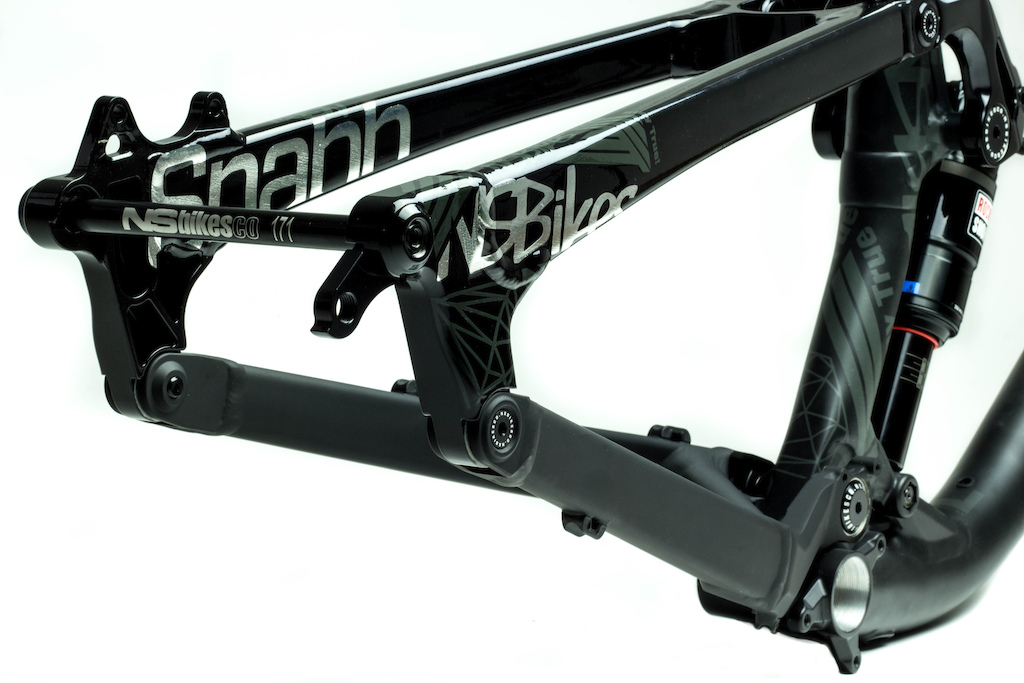 The mirror-black Snabb frames. Finally in our warehouse. It was worth the wait.

More about NS Bikes Snabb at http://nsbikes.com/snabb