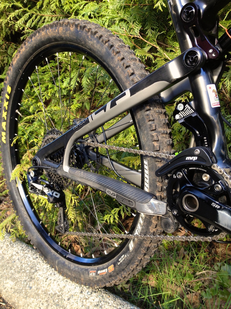 Intense Tracer Carbon T275, Rock Shox Pike, Monarch, Reverb, Chromag, HT, Maxxis, Troy Lee Designs