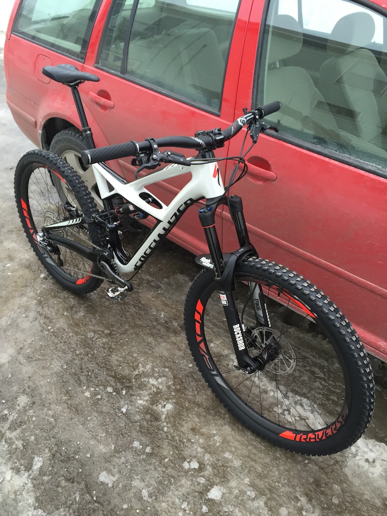 2015 Specialized Enduro 650B L | Rockshox Pike, Monarch Plus and Reverb Stealth | Roval Traverse SL Fattie | SRAM Guide RSC, XX1 Black, Holz stem and Stevie Smith Boobar and grips | MRP AMG | WTB Silverado Team | Specialized Tires | XT Trail Pedals | Marshguard | 28lbs, 5oz (12.842kg)

#Builtforcharging