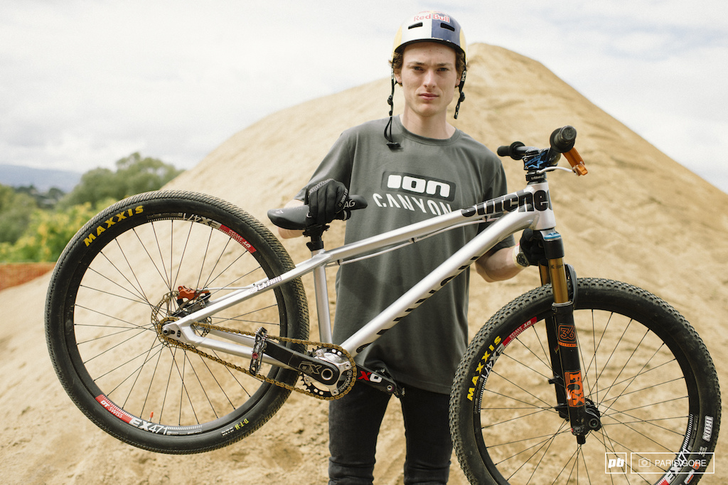 Thomas Genon and his Canyon Stiched.