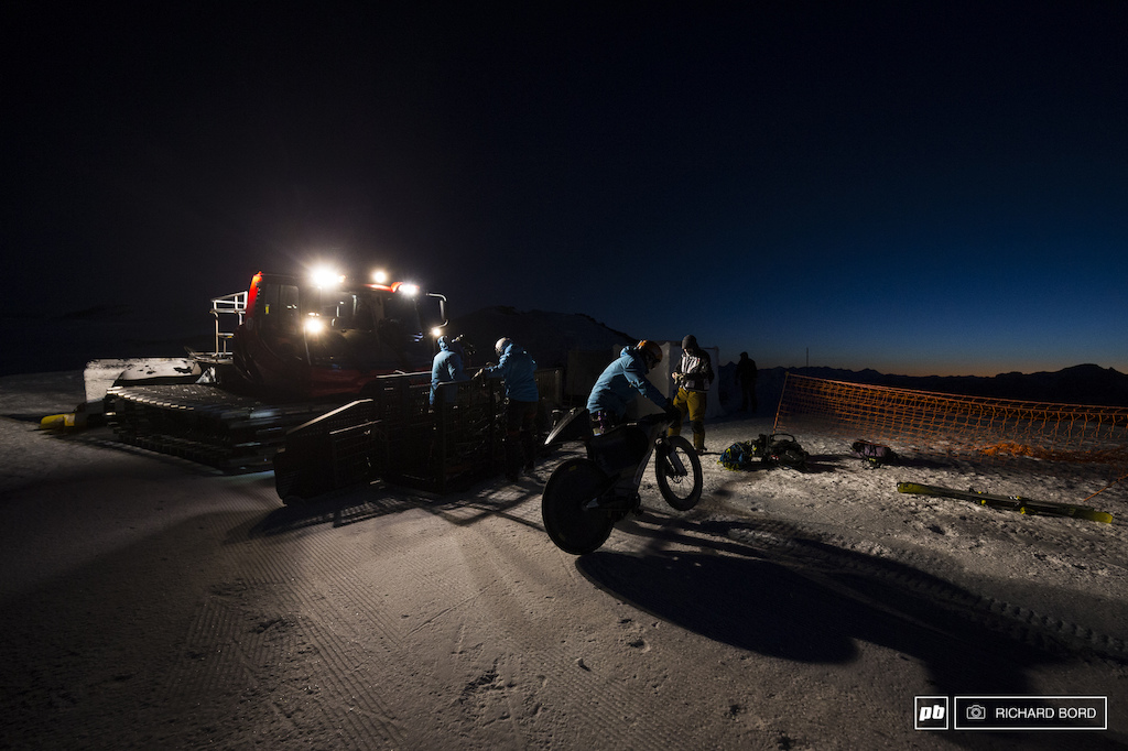 D day. The team arrived at the top of Chabrieres at 5 45am to set up everything before the first rays of light.