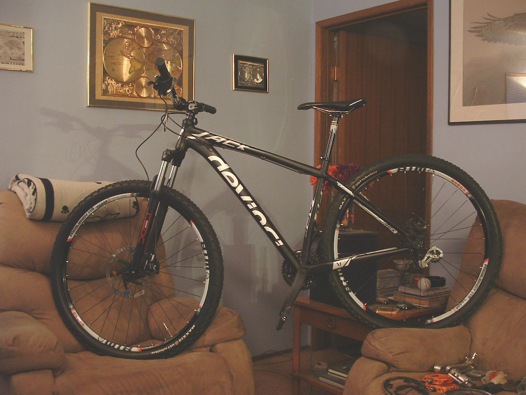 2014 Devinci Jack S. Only keeping the frame stock. Plus changing from 3 x 7 to 2 x 10 speed. Still to come - Raceface Chester crankset, Raceface BB, Raceface chain rings, Shimano XTR M986 Shadow + rear derailleur, XTR front derailleur, XT cassette.
