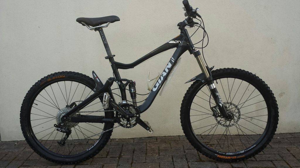 2010 Giant Reign 2 160mm full sus All mountain bike