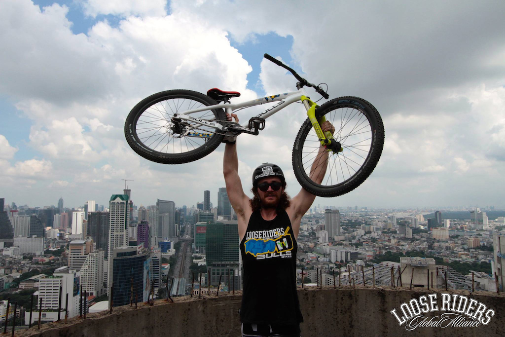 WynTv in Bangkok with Loose Riders 2015