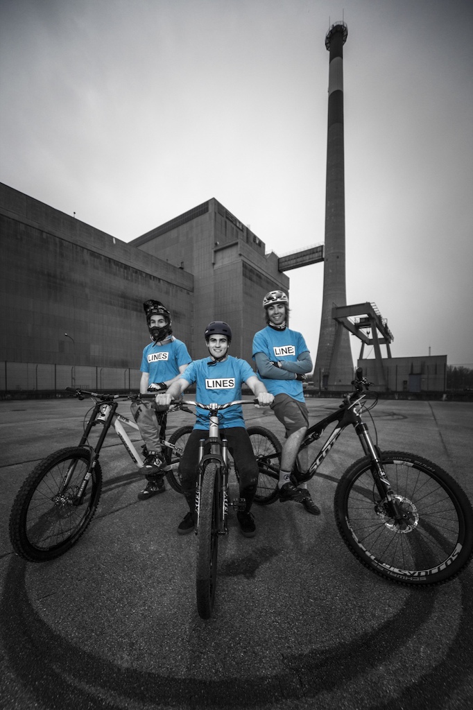 Alex Kurz (Downhill), Eric Walenta (Dirtjump) and Daniel Schemmel (Enduro) are ready to make the nuclear power plant to their playground.
Foto: Friedrich Simon Kugi