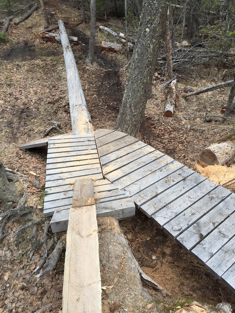 Building a boardwalk section close to the skinny line. Avoiding the muddy section and using the lumber from the old stunt. Looks much better now