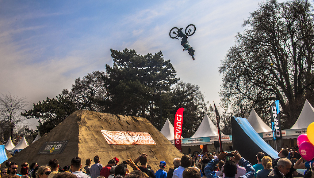 Backflip no hand