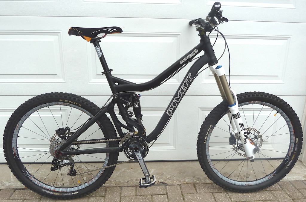 2011 Pivot Firebird size Lg