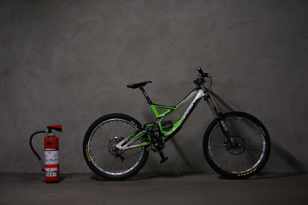 2012 Specialized Demo 8 Large ***PRICE DROP EUR 750***
