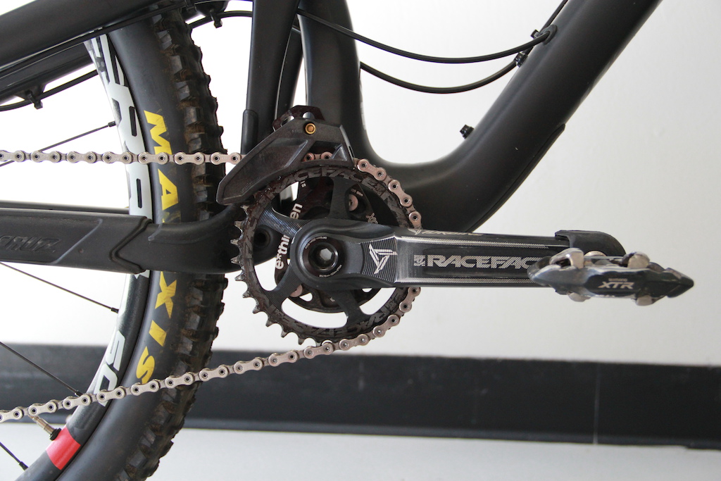 RaceFace Turbine crank with NarrowWide Chainring. E13 XCX Chainguide. Shimano XTR pedals