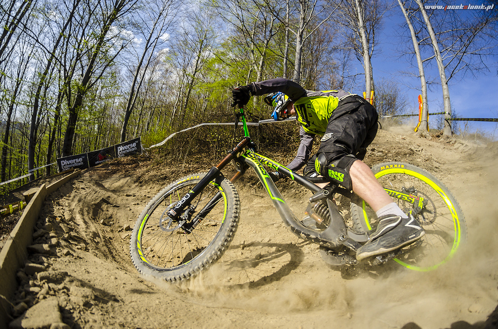 1st place at Diverse Downhill Contest 2015 on NS Fuzz 650B
Photos by: http://jacekslonik.pl/