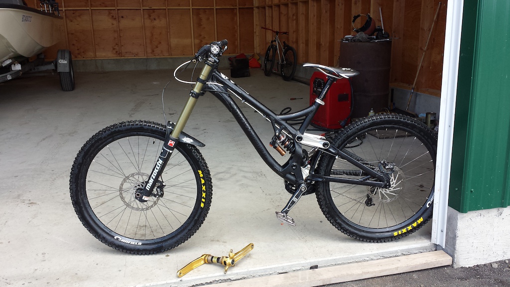 2015 almost brand new canfield jedi 27.5+EXTRAS