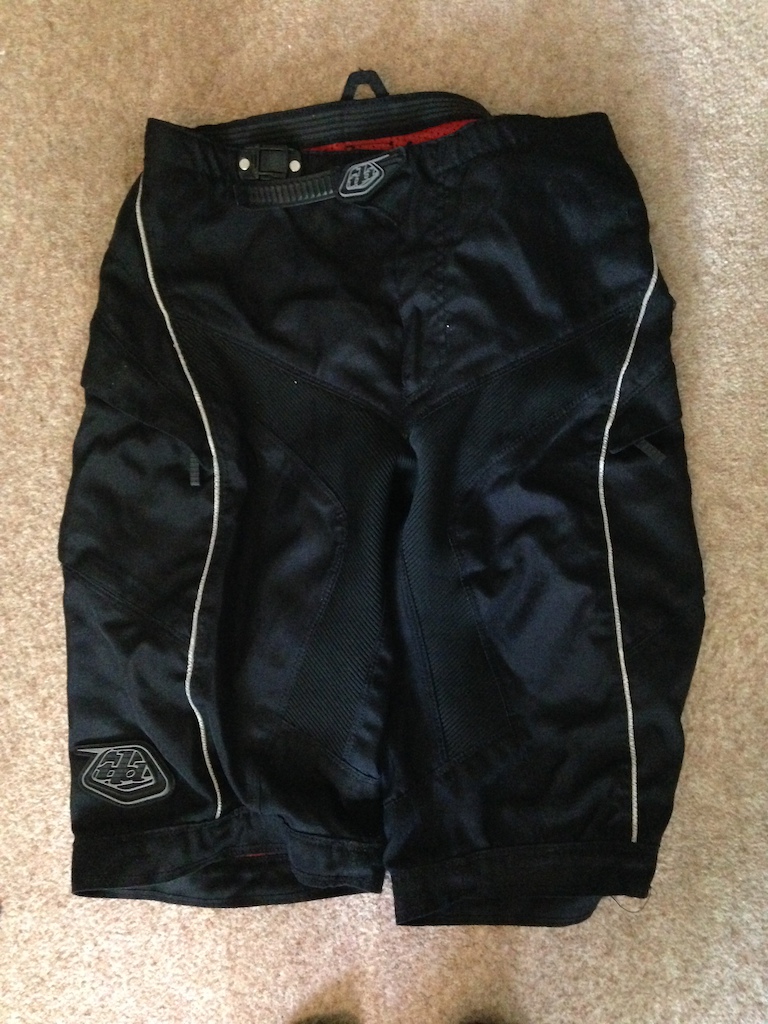 0 Shorts\Trousers for sale