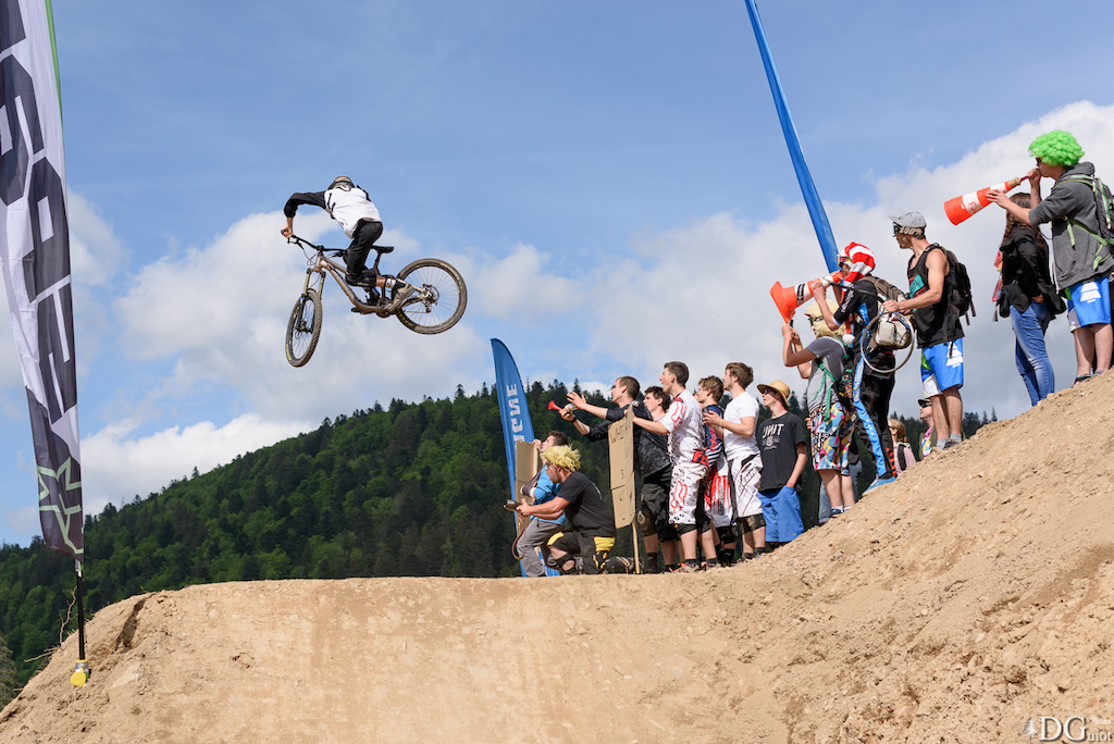 Spank whip off La Bresse ,  photo by Damien Guiot