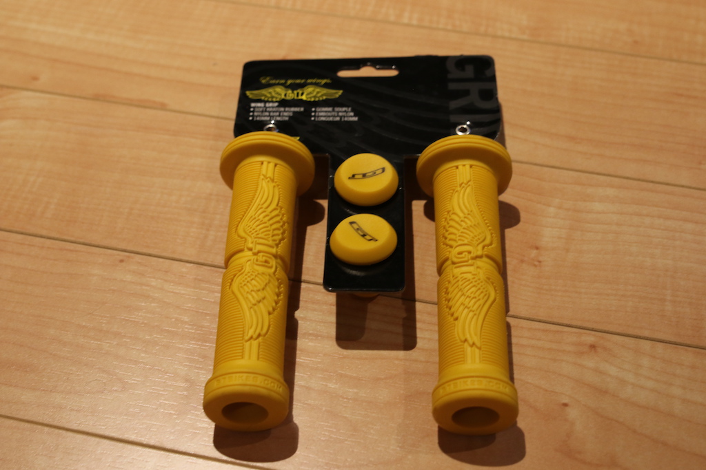 2014 BRAND NEW Yellow GT Grips