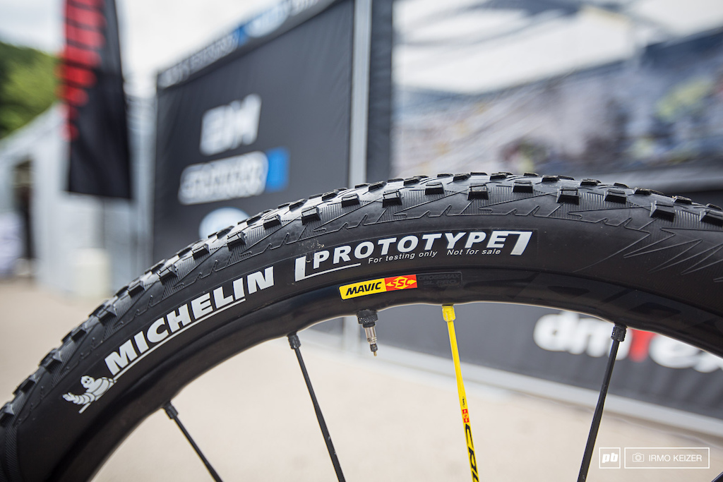 Sarrou s BH sports a new Michelin prototype tyre.