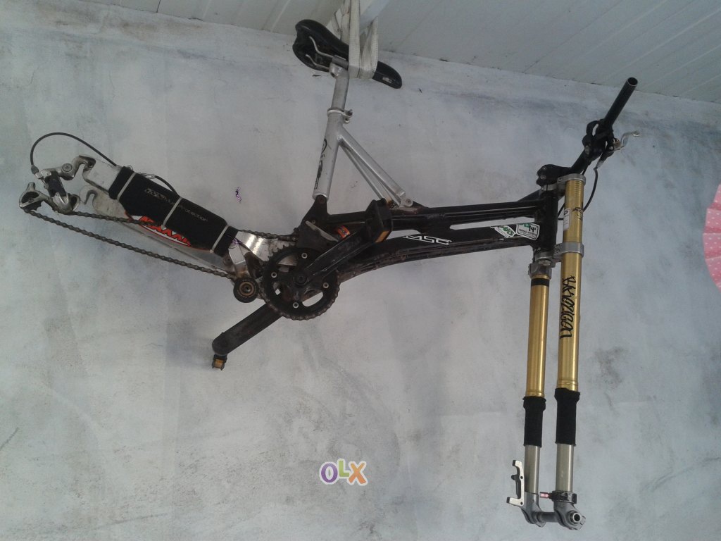 DH Frame with inverted fork