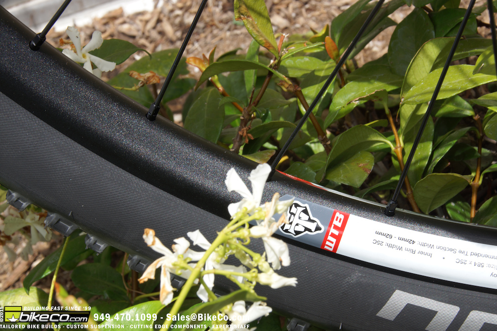Check out this Intense Tracer T275 featuring the 2016 Fox Float X2 rear damper and Fit 4 36 front fork - this is a no holds barred banger.

If you're in the market for a bike at this level do yourself a favor and work with the best - the experts here at BikeCo.com