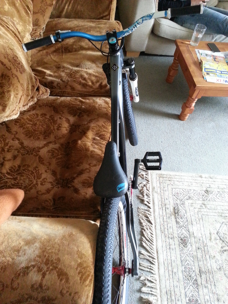 khe mac 2 dirt folding tyres with gusset hunter cranks, halflink chain. and dartmoor BB and candy pro pedals