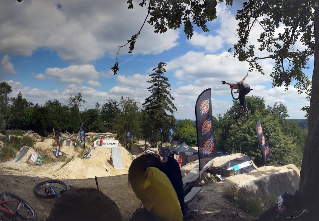 big tuck no hand from this dude who went on to take the win in the open category