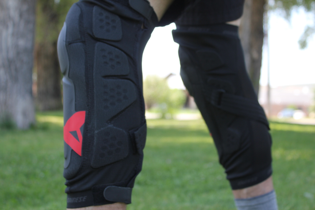 Knee guards. Наколенники Dainese Pro Armor Knee Guard. Dainese Knee v e1. Dainese Knee Guard Airflex. Dainese TT 72.