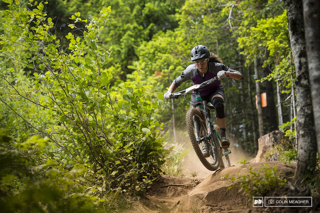 Kelli Emmett of Julaina racing spent a season riding here under the Giant Racing banner not too many years ago before moving back to Colorado although she had a bit of a rough re-acquaintance with the local dirt before they kissed and made up during training.