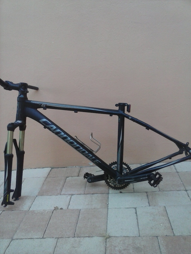 2010 used f5 frame and fork