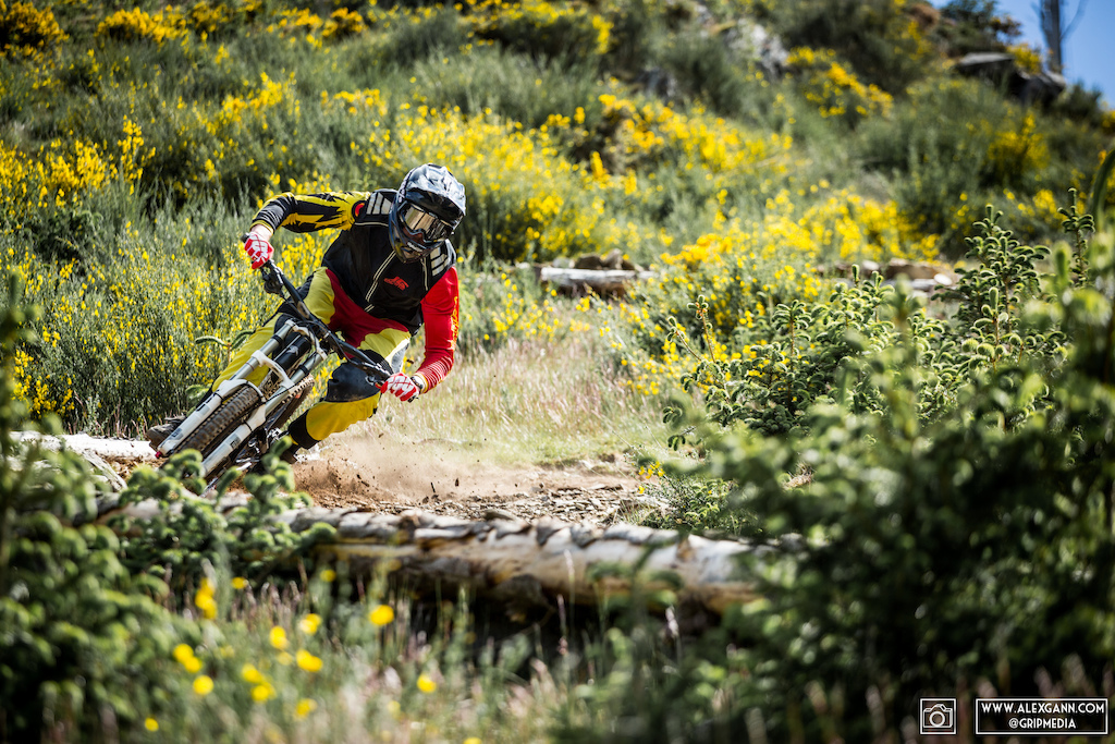 Grant and I headed up to the Mast the day before the Fort William world cup to kill time and I wanted to try a few new things out with the camera!
Happy to say I'm stoked with these outcomes.
All photo credit belongs to Alex Gann @ Grip Media