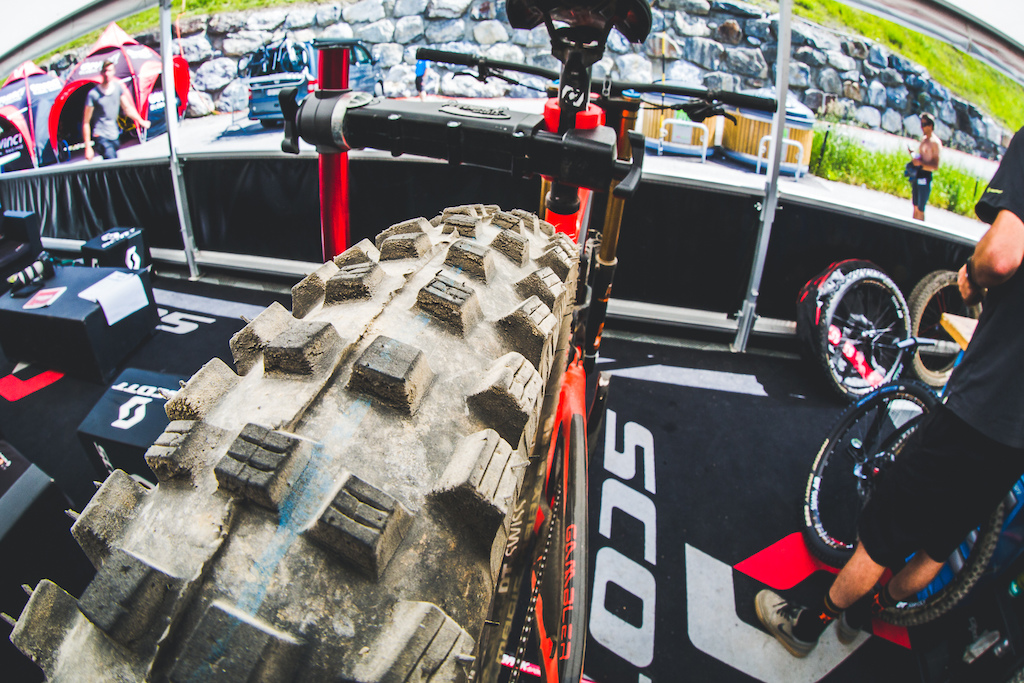 Brand new super sticky tires after one 3-minute run down the Lenzerheide track.
