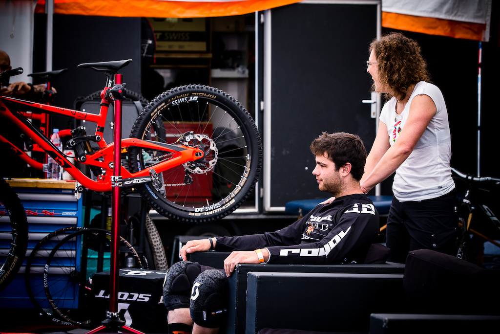 2 runs in morning practice a light massage and Neko is ready to attack qualifying.