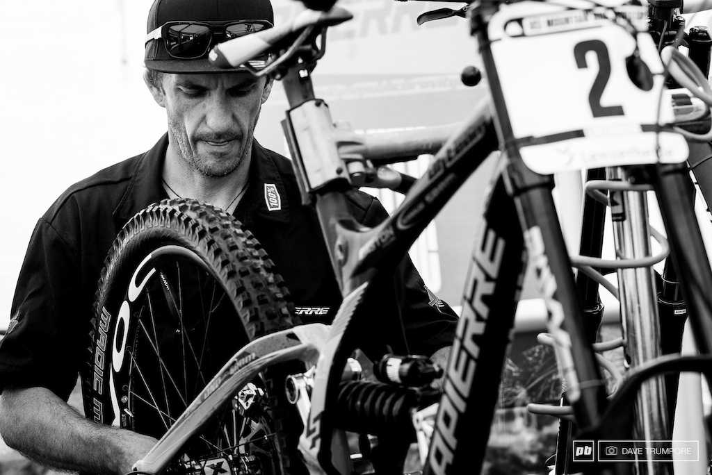 Jack makes the final adjustments to Loic's bike ahead of tomorrow's final.  After qualifying 1st for the third time this year, could we finally see Loic Bruni take a long overdue win here in Lenzerheide?