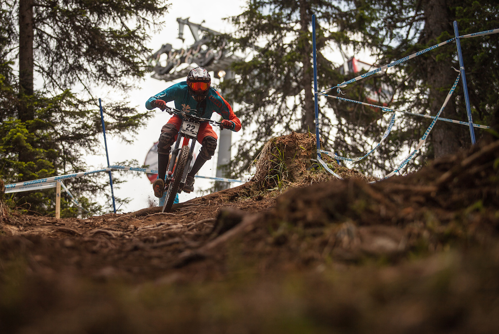 Benoit Coulanges go fast in the wood
William Klock pictures