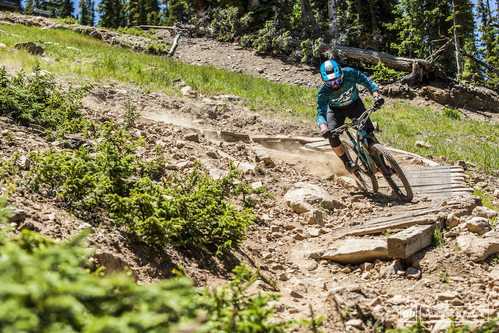How to ride fast through a loose steep turn with Richie Rude.