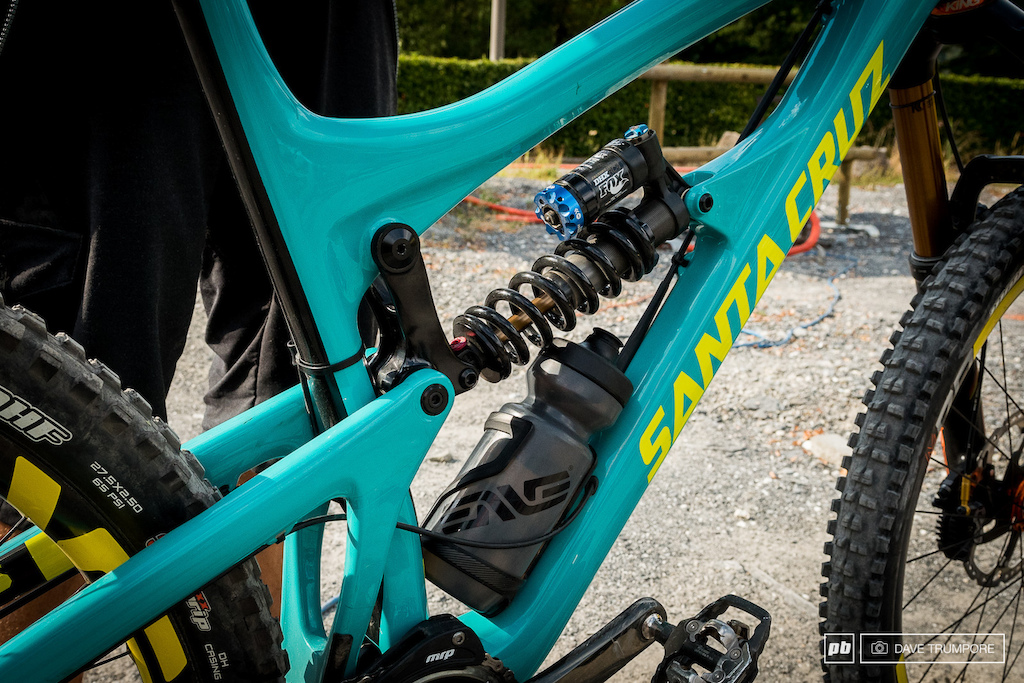 Chris Johnston with the 2016 colors on his Nomad and a DHX coil to deal with the wild stages in Samoens