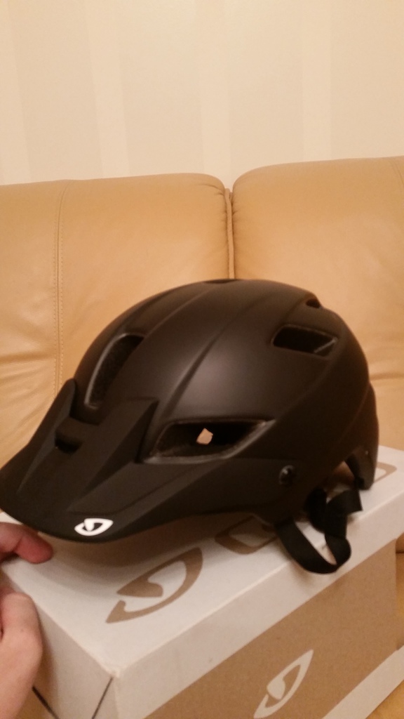 2014 Giro Feature Helmet (Large)