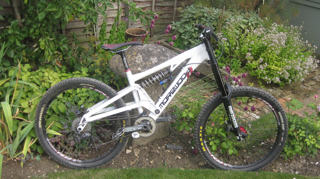 2009 morewood izimu downhill mountain bike