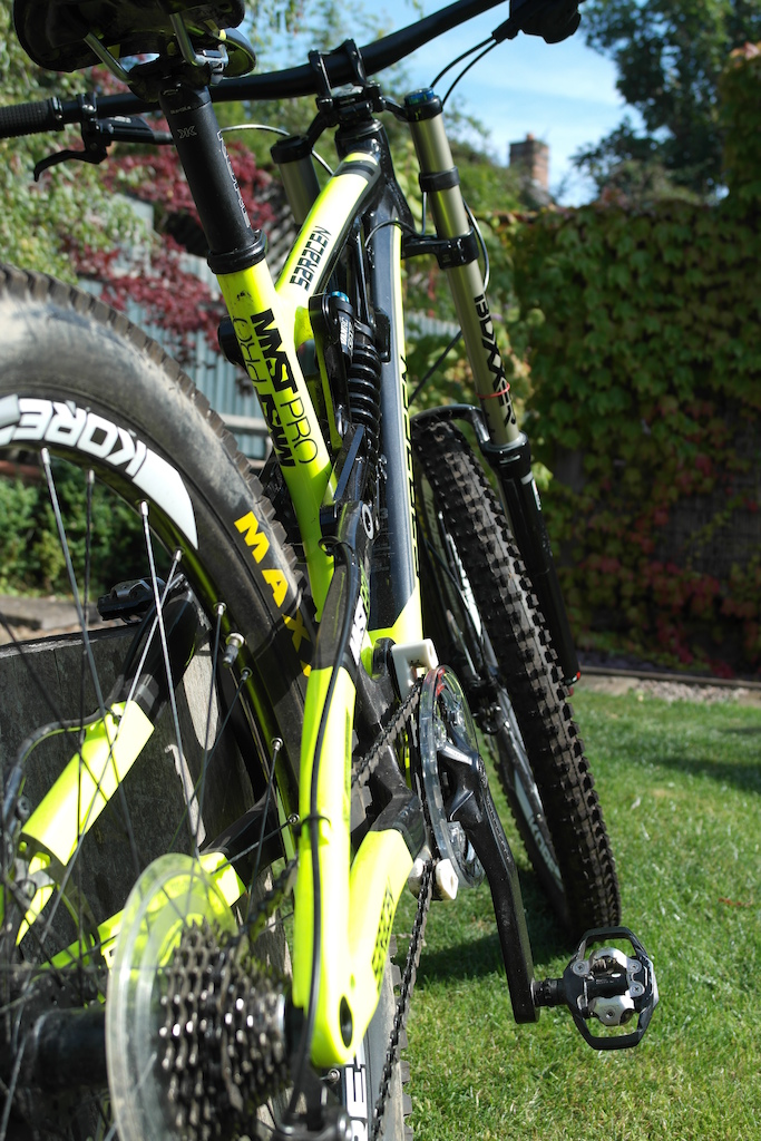 2014 Saracen Myst. medium.shoes and fly racing helmet included.