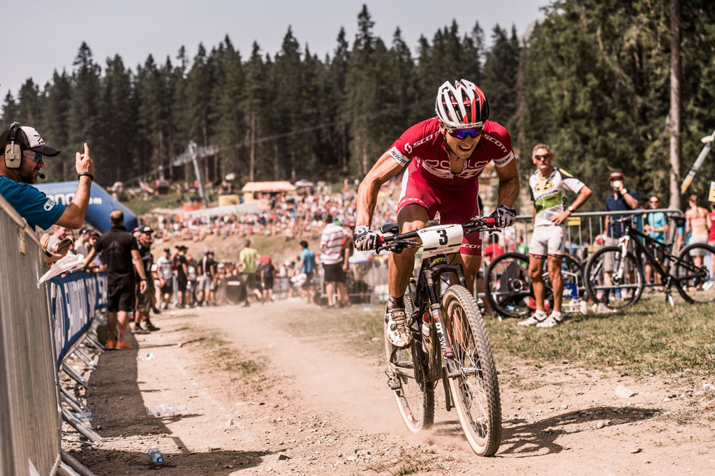 Nino Schurter performs at the UCI World Tour in Lenzerheide on July 5th, 2015 // Bartek Wolinski/Red Bull Content Pool // P-20150705-00633 // Usage for editorial use only // Please go to www.redbullcontentpool.com for further information. //
