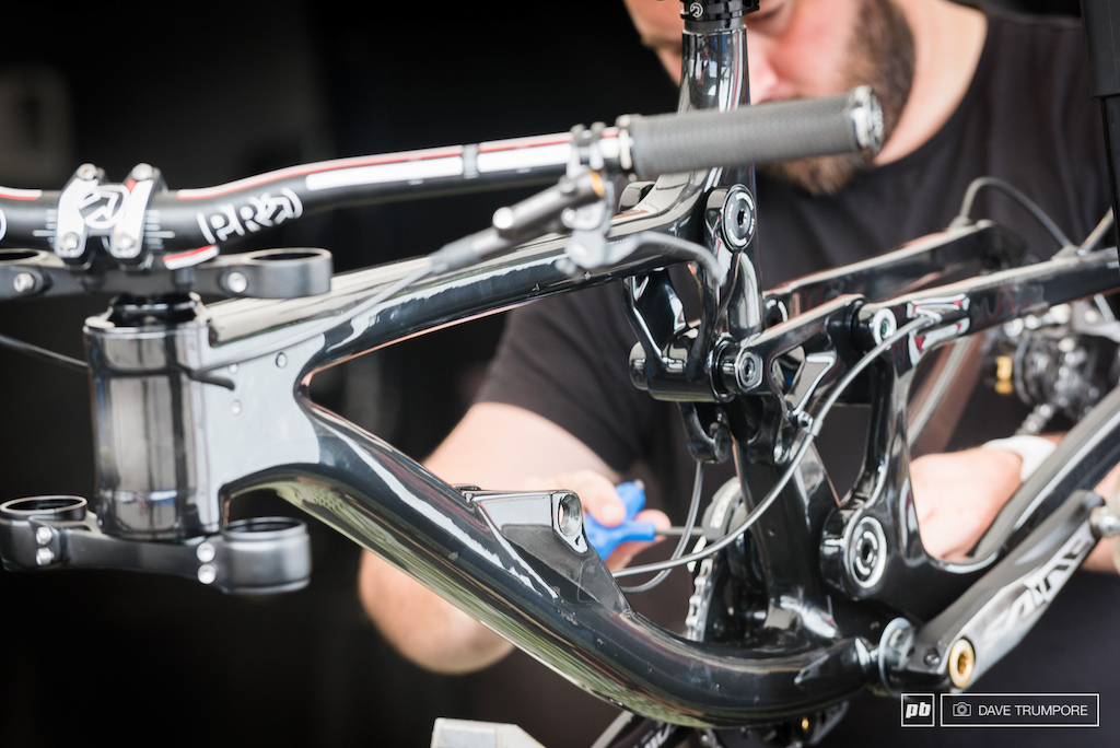 New carbon Saracen Myst being build in Val Di Sole