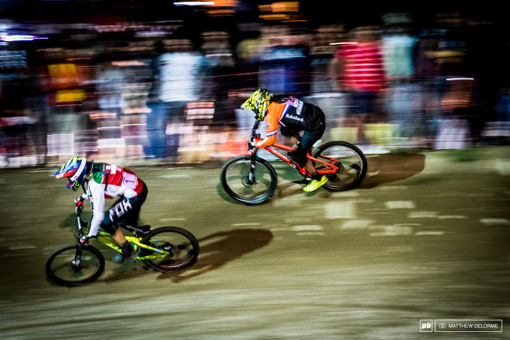 Beerten and Oetjen in the third turn in the final. Beerten pulled ahead in the next corner for the win.