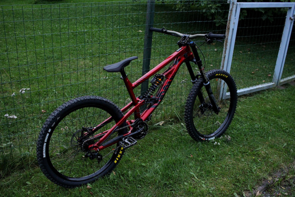 My new canyon torque dhx is super sick