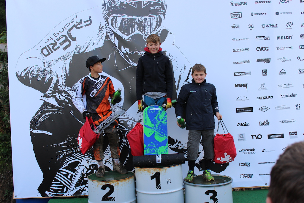 My Forestkid Tom 12 years won his first race U14.....yeahhhh congrats to him and myselve ;) I train the Kids!