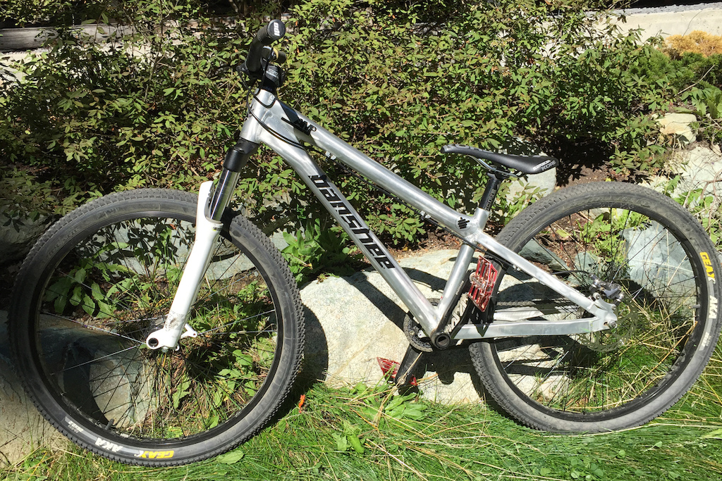 Banshee Amp Dirt Jumper. Never ridden on dirt, only jumped into an airbag. Raceface bars and cranks, Straitline pedals, Geax tires.
Other than shoe scuffs and dust the bike is mint.  $1000.00CAD Will ship in North America