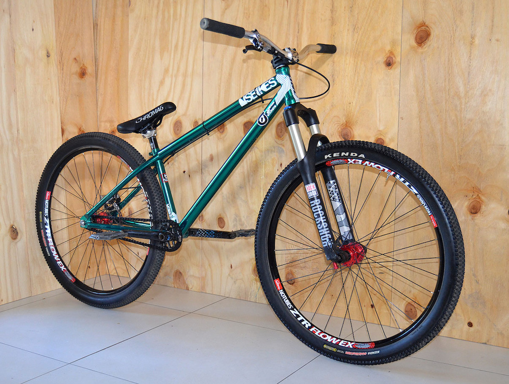 Got a few fresh bits for my ride.

Here's a parts list.

Frame : NS Suburban Dirt
Fork: Rockshox Argyle RCT solo Air
Wheels: Stans ZTR Flow EX on Hope Pro 2s 
Bar: dartmoor swing low 
Stem:Octane One chemical stem.
Tyres: Kenda Small Block 8s
Crank: DMR cult
Sproket: DMR Spin
Brake: Avid Code
Seat: Chromag Oveture
Pedals: nukeproof Electron 
Grips: NS sam pilgrim (Cut off Flange)

Instagram for more: @justin_novella