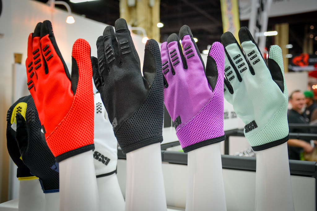 The New BC-X3.1 Women's gloves look a lot more glamorous than their name sounds.