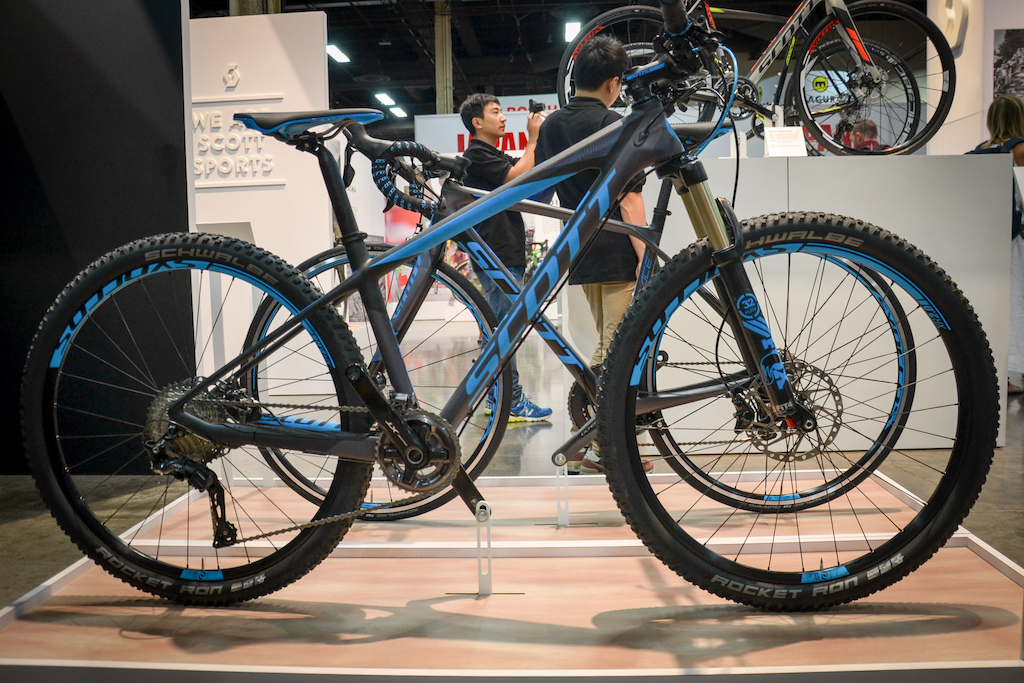 Scott Contessa Scale 700 RC is carbon and race ready.