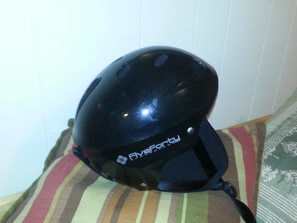 0 FiveForty Snowboard helmet