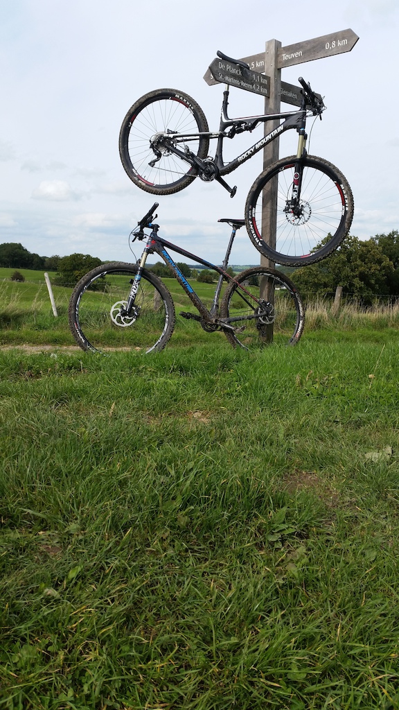 Test rode these puppies today. All I can say is that 29ers are nowhere near gay. Damn. Even that hardtail withstood 50+km/h downhill that was pretty rough.